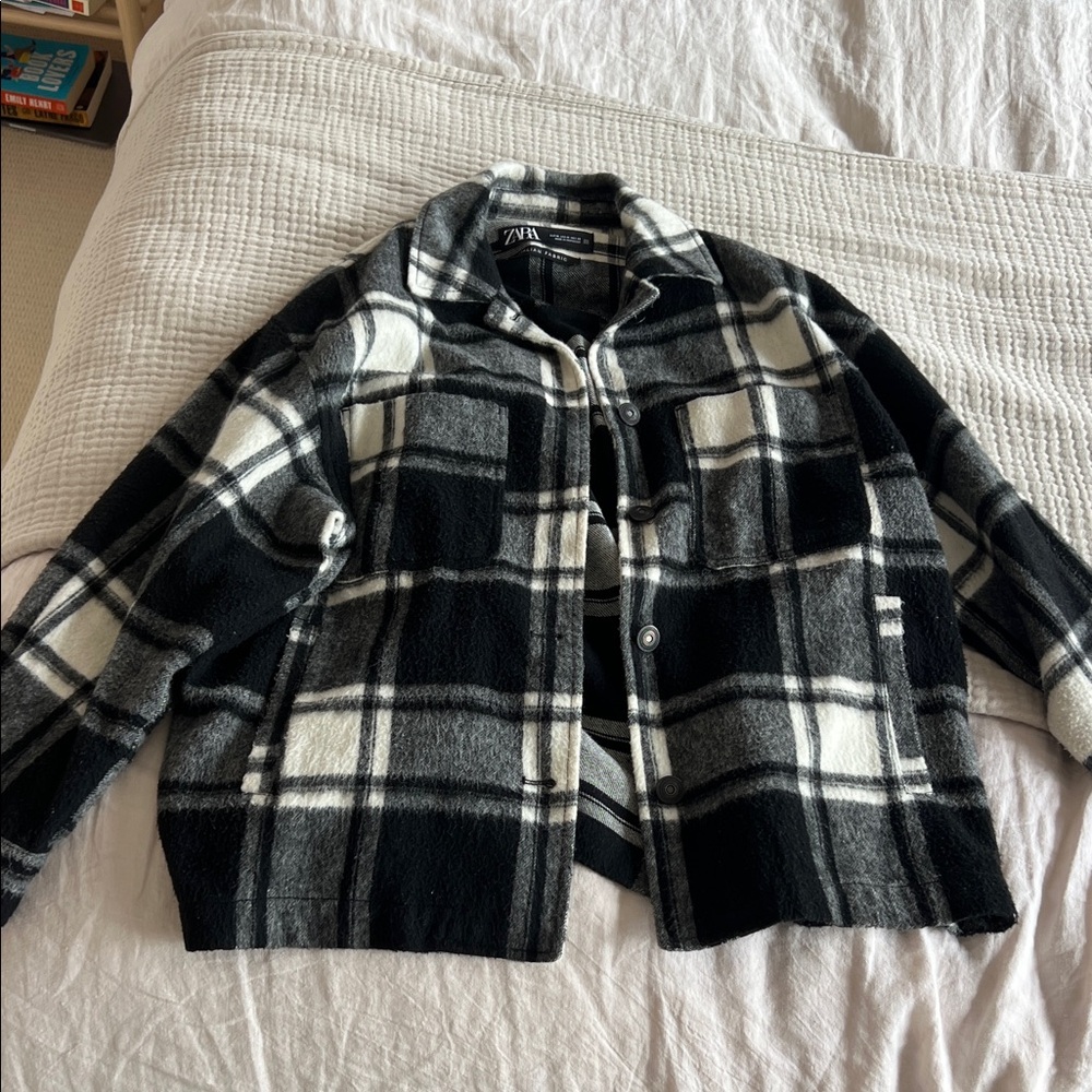 Zara Women's Checkered Black and White Shacket